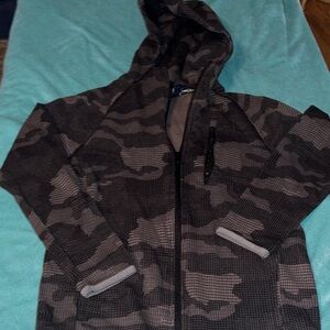 GAP Men's Black & Gray Camouflage Hooded Windbreaker